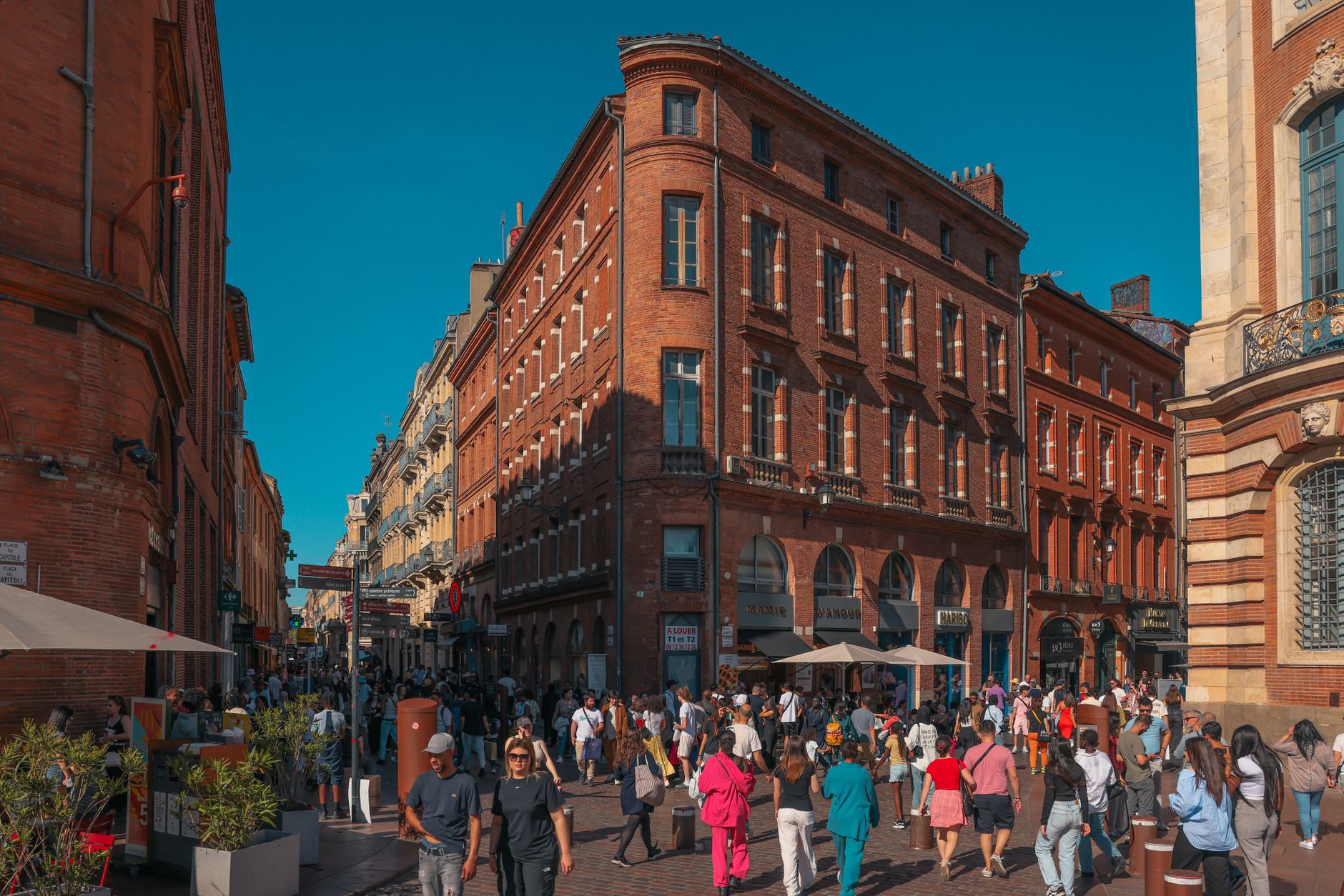 Immeubles en brique foraine dans le centre historique de Toulouse